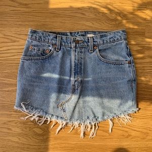 Levi’s mini skirt